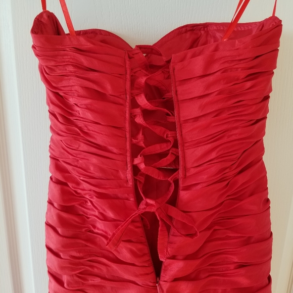 Fancy red dress - Picture 8 of 10